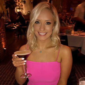 Meet your Posher, Hayley